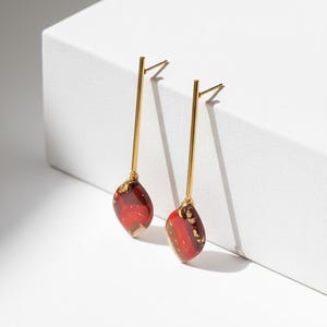 Pendientes largos rojos y oro Handgemaakte oorbellen van rode klei: roestvrij staal, boho-chique sieraden - cadeau voor vrouw Luxe oorbellen