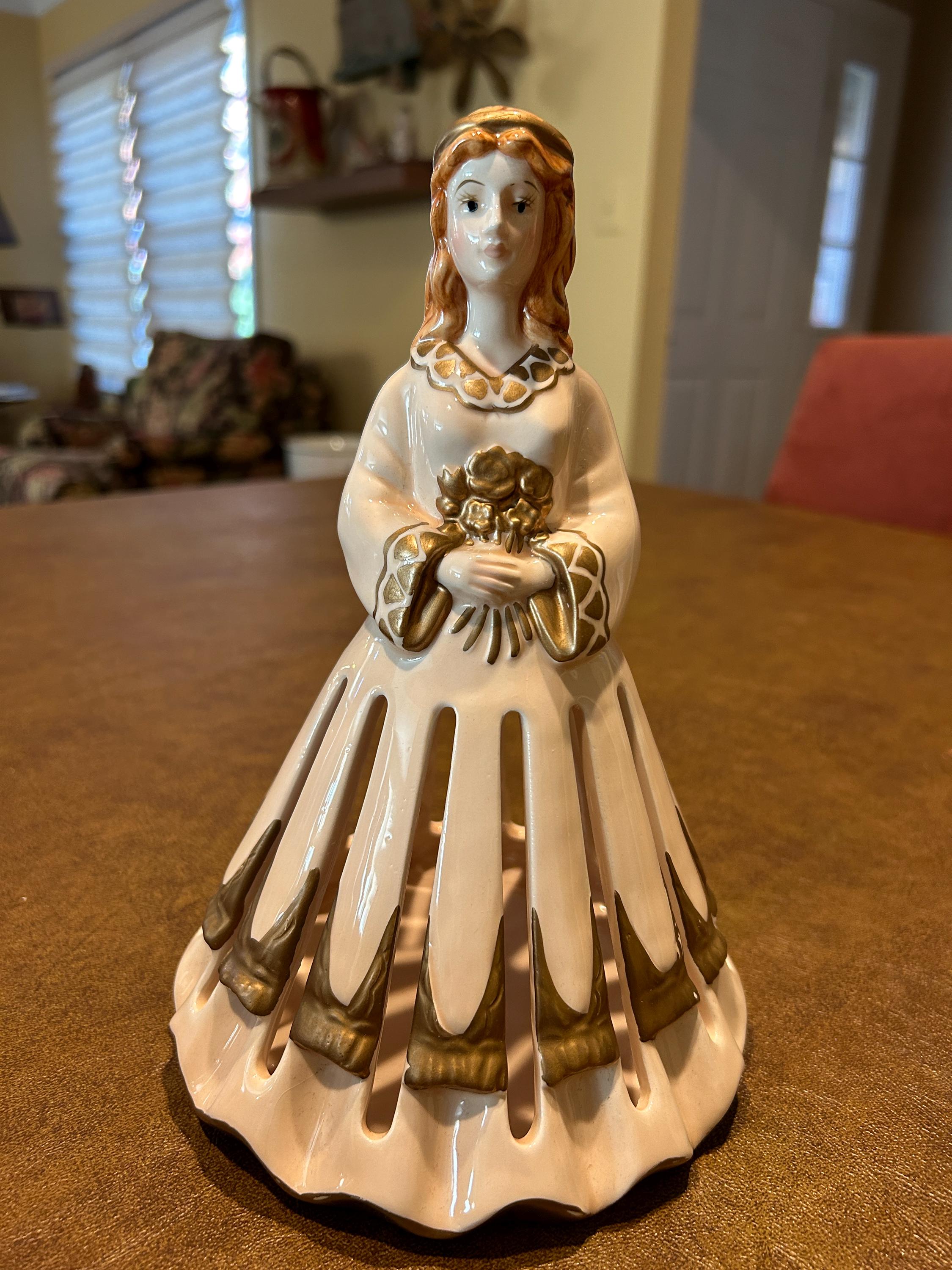 Cameo Girl 置物　ロックンロール　ロカビリー Vintage Lillian Vernon Christmas Napkin Holder Angel Lady Figurine