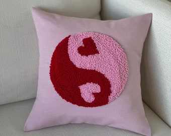 Funda de almohada con diseño de corazón de Ying Yang y aguja perforada: cojín bordado a mano