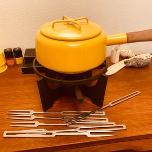Mid-century Danish fondue, Quistgaard for Dansk Design incl. fondue forks