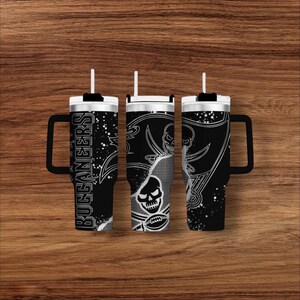 Vaso Stanley de 40 oz con grabado inspirado en la NFL / Copa Stanley deportiva personalizada / Artículos para beber para el día del partido Tampa Bay