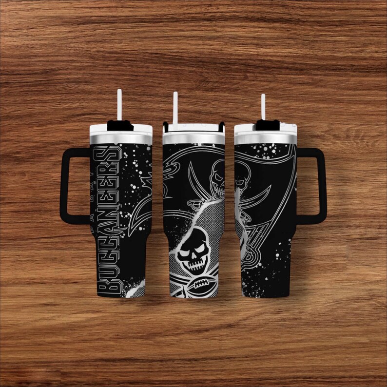 Vaso Stanley de 40 oz con grabado inspirado en la NFL / Copa Stanley deportiva personalizada / Artículos para beber para el día del partido Tampa Bay