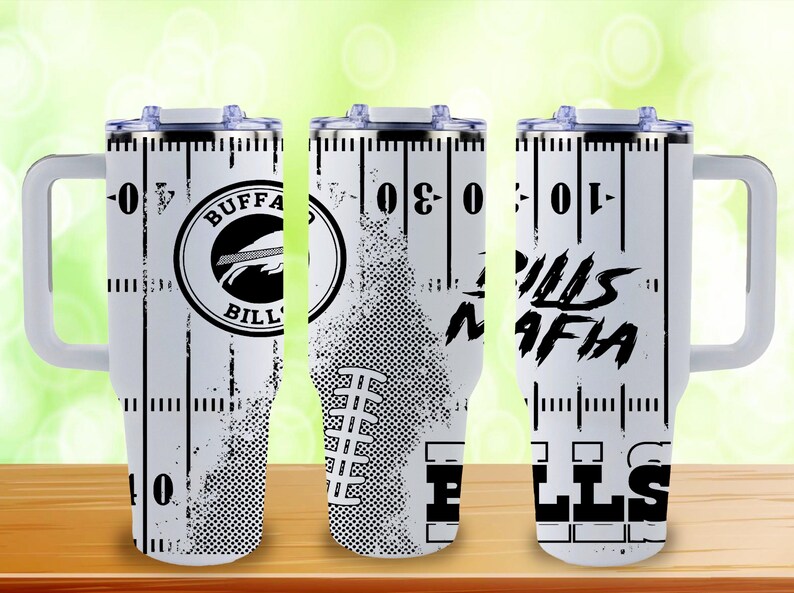 Puede incluir: Un letrero de madera r&uacute;stica con el texto "Welcome to our home" en letras blancas. El letrero presenta un acabado envejecido y un dise&ntilde;o simple y acogedor, ideal para un porche o entrada.