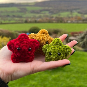 Handmade Crochet Star Plushie: Velvet Chenille Amigurumi