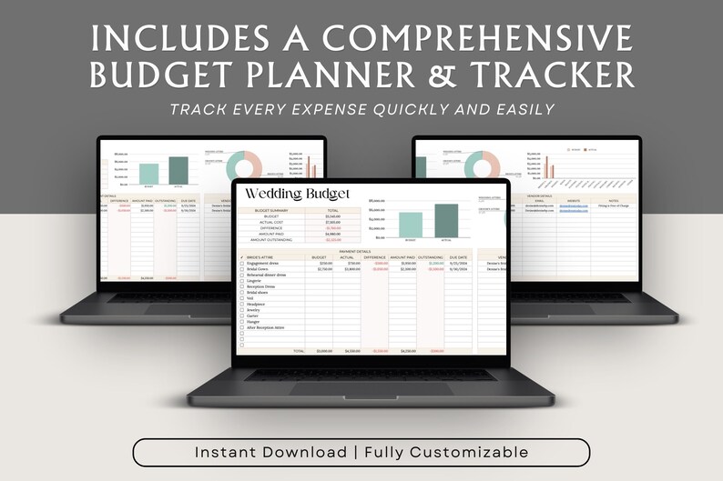 Pu&ograve; includere: Un modello digitale di pianificatore e tracker di budget per matrimoni visualizzato su tre schermi di laptop. Il modello include sezioni per il riepilogo del budget, le categorie di spesa e grafici per tracciare le spese. Il testo "Wedding Budget" &egrave; visibile sullo schermo centrale.