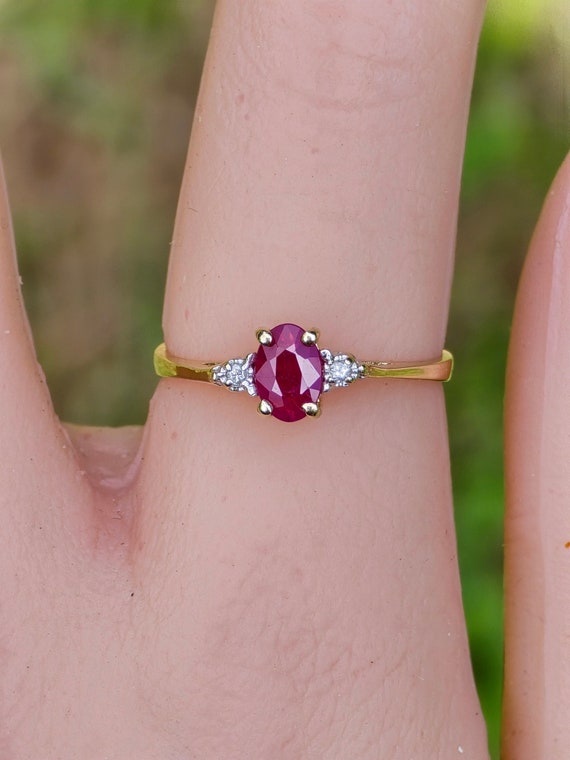 Cute & Bright Ruby and Diamond 14k Yellow Gold Rin