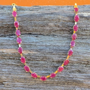Pulsera vintage de oro macizo amarillo de 10k con rubí natural de 10 quilates.