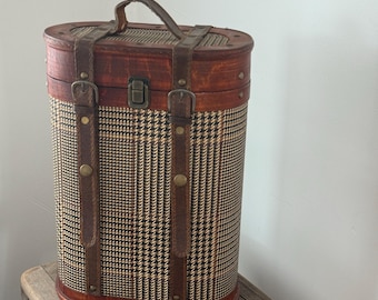 Vintage Wine Carrier Case | Plaid Bar Case with Leather Straps