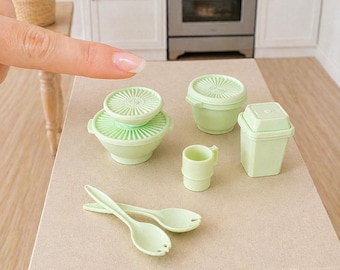 Recipientes Tupperware en miniatura para casa de muñecas a escala 1:12 / Juego de almacenamiento de cocina vintage / Contenedores retro / Compre piezas individuales o el juego completo