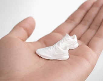 1:12 Scale Dollhouse Miniature Running Shoes