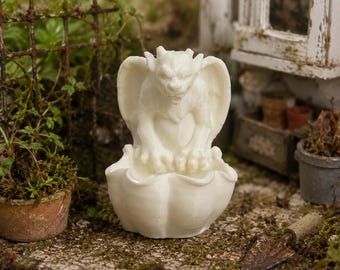 1:12 Scale Miniature Gargoyle Planter – Gothic Dollhouse Garden Statue – 3D Printed Miniature Décor