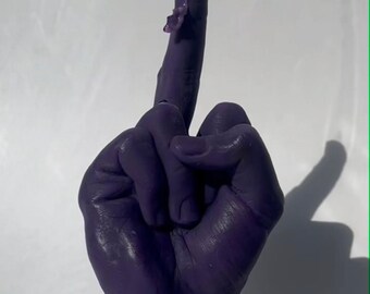 Middle finger