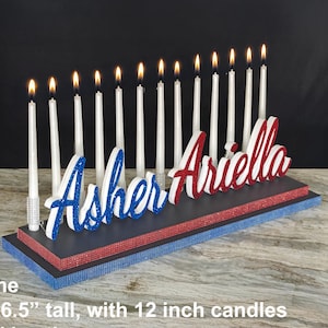 Centro de mesa con candelabro personalizado con dos nombres: Quinceañera, Bat Mitzvah - Velas y fundas se venden por separado