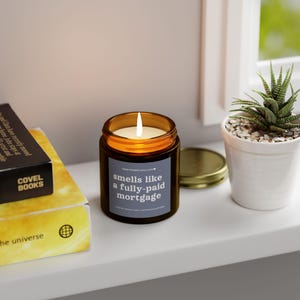 Funny Debt Free Candle Gift Fully Pay Off Loan Paid Off Mortgage Housing Loan Funny Gift for Friend Parents Adulting Gift Finance Candle Bild 8