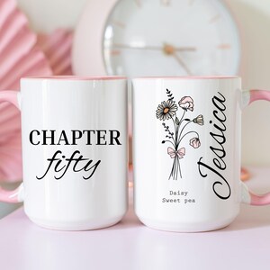 Mug d'anniversaire avec fleur de naissance, cadeau personnalisé pour elle, cadeau d'anniversaire personnalisé pour maman, amie, épouse, mug en céramique pour son 60e anniversaire