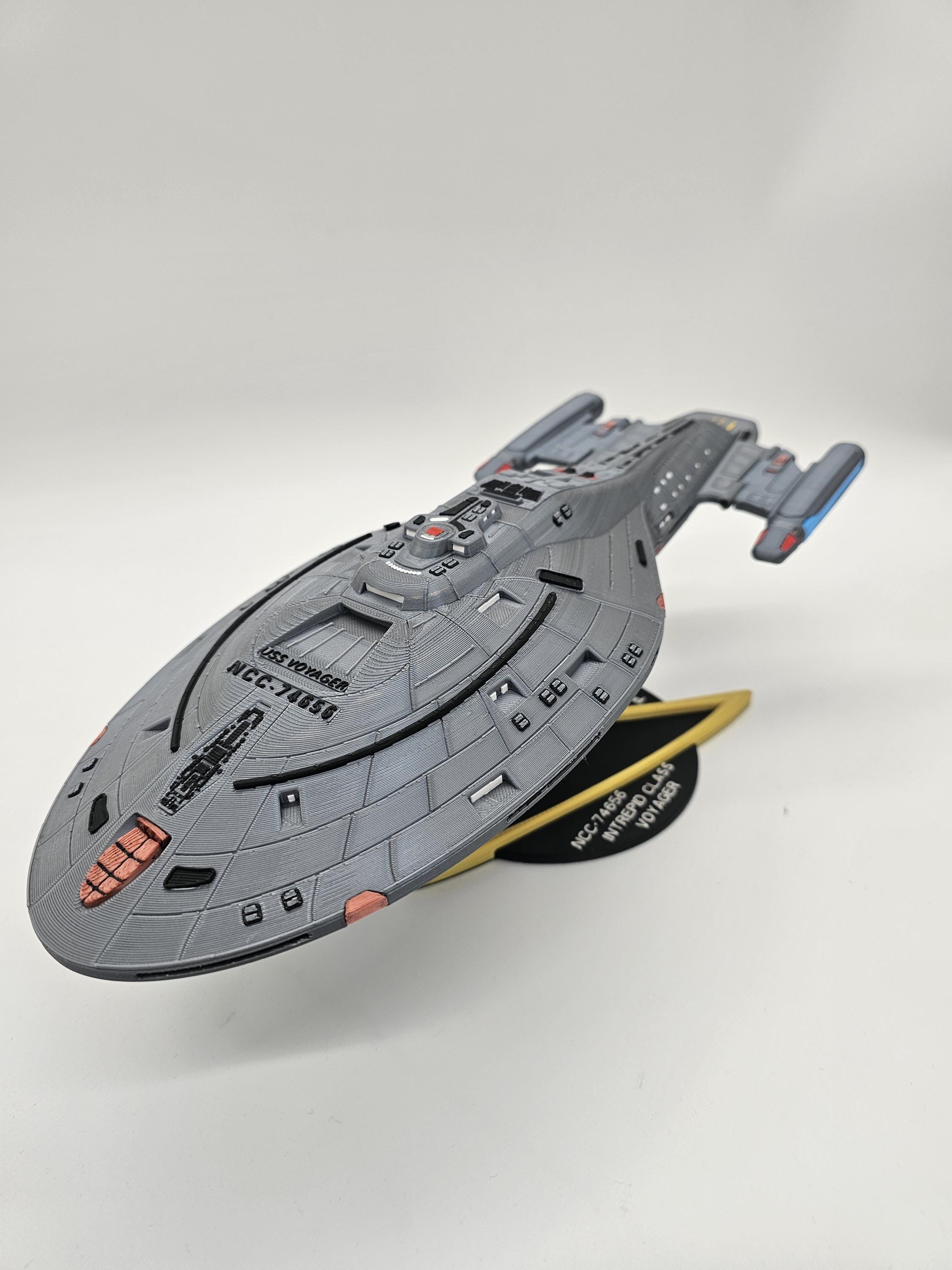 Uss Voyager Layout The USS Voyager (NCC-74656-A), Coming In STAR TREK