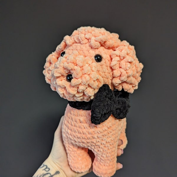 Amigurumi Pudel / Hund Spielzeug/ Orange Apricot Gehäkeltes Kuscheltier / Geschenk für Hundebesitzer / Königspudel Schleifen Halsband