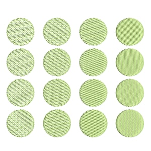 Może przedstawiać: Zestaw 16 zielonych kółek z tkaniny w paski. Kółka są ułożone w siatkę 4x4.