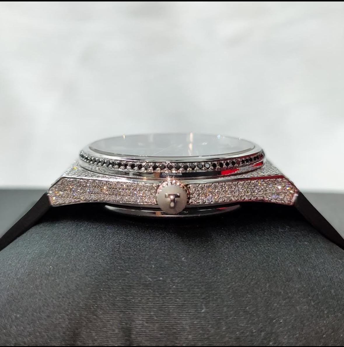 Classic Diamond Watch Genuine Leather Band Timepiece for man Diamond Accent Classic Watch Quartz Movement