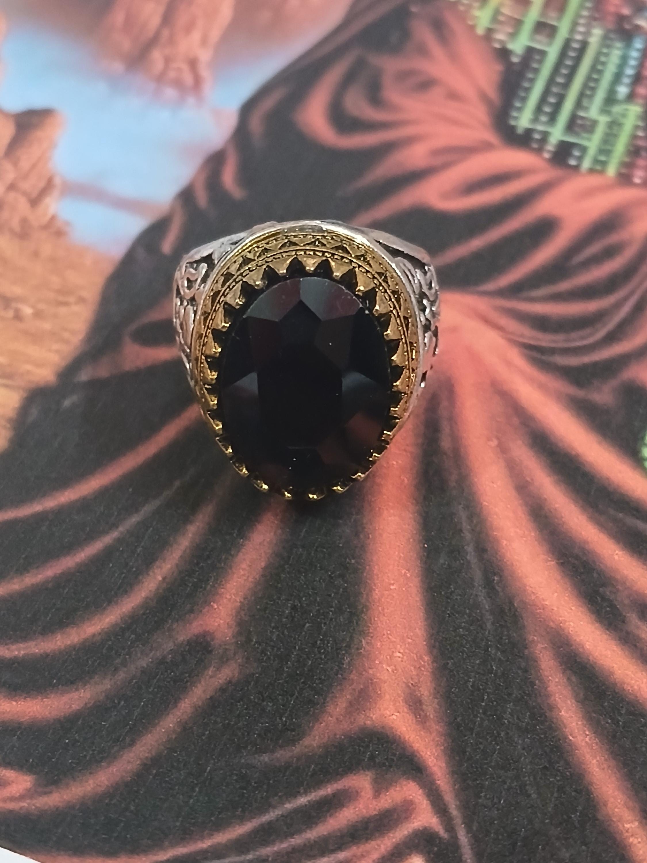 アゴリ・ヴァシカラン・ラブ・アトラクション・リング：レア・オカルト