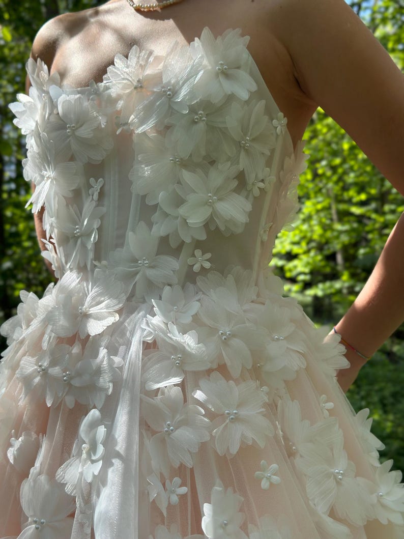 Trend4us Luxe 3D Floral Corset Cutout Evening Gown