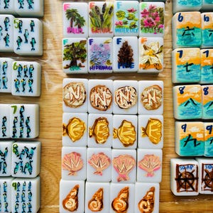 Juego de fichas de mahjong con temática costera imagen 3