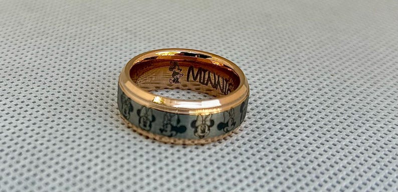 Musring i roséguld, gratis gravyr på insidan av volfram 6 mm eller 8 mm bild 5