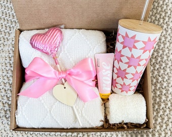 Heart Gift Box: Cozy Blanket, Socks, Chocolate