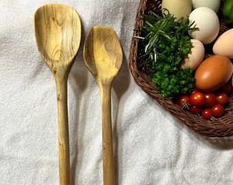 Hand-tooled wooden spoon set from citrus wood