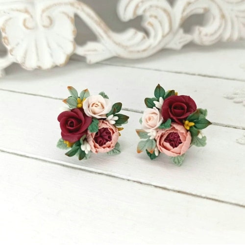 Clous d'oreilles en pâte polymère Boucles d'oreilles tendance Rose pastel Boucles d'oreilles florales Boucles d'oreilles uniques Fleurs en pâte polymère Bijoux Loc Mariage rustique