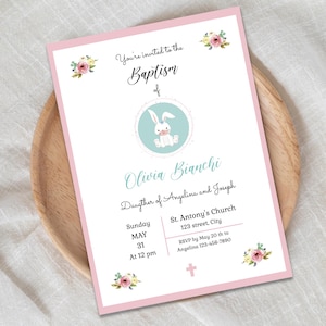 Invitation de baptême pour fille modifiable – Thème lapin rose et floral – Modèle Corjl – Carte de baptême imprimable