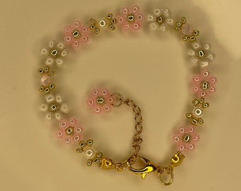 Bracelet fleurs rose et blanc perlé fait main, bracelet marguerite esthétique, cadeau pour elle, cadeau d'anniversaire, fête des mères