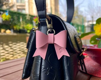 Llavero con mini lazo de cuero de napa, llavero con lazo encantador personalizado, accesorios para dijes de bolso, regalo para novia, herrajes para bolso con lazo