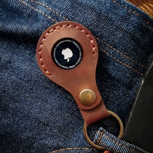 Airtag Personalized Leather Case Cover for Apple AirTag with Keychain, AirTag Leather Protective Cover Holder Key Ring, Leather Sleeve
