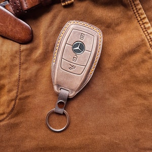 Mercedes E-S-G Series AMG Crazy Leather Key Fob Case Smart Key Cover Protector, Personalized Handm Keychain Holder ürününün kopyası