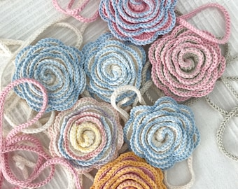 AANGEPASTE KLEUR Gehaakte rozenketting
