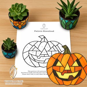 Patrón de vitral de calabaza de Halloween: Atrapasol DIY (Descarga PDF)