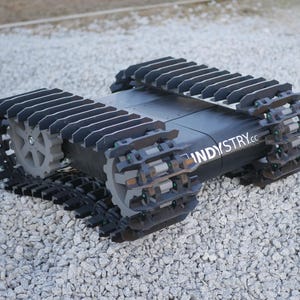 Big 3D Printable Robot Chassis on Tracks