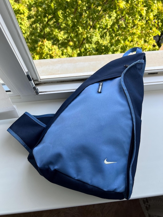 nike pouch blue