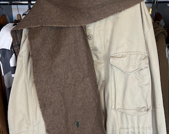 Bufanda de nailon y lana de cordero con cuadros escoceses de espiga marrón de Polo Ralph Lauren, hecha en Italia