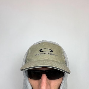 Oakley Vintage Cap - Etsy