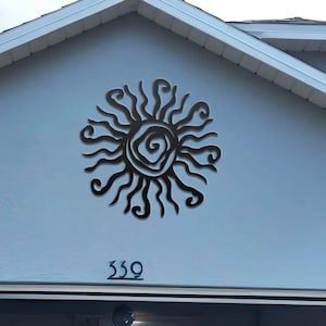 Arte de pared de metal con sol extravagante / Sol de metal único / Decoración de pared de metal para exteriores / Decoración de jardín / Sol espiral caprichoso / Decoración de patio / Arte de pared de metal