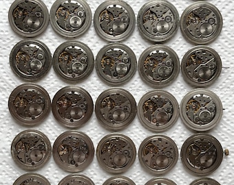 Wostok USSR vintage watch movements 22 mm caliber Soviet Vostok vintage mens watch mechanisms for spare or repairs set of 30 pcs.*407