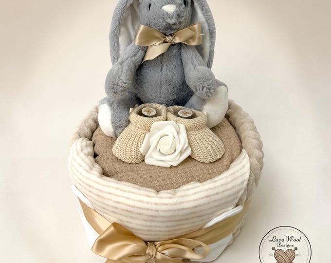 Neutral Nappy Cake: Baby shower hamper gift