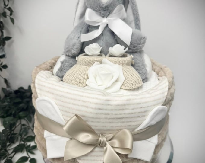 Neutral Nappy Cake: Baby shower hamper gift