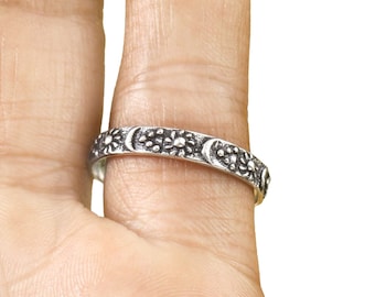 Moon and star ring, crescent moon ring, stars ring, celestial ring, universe ring, moon star eternity band, sterling silver moon ring,