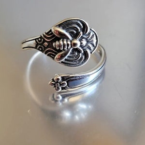 Sterling Silver Bumble Bee Spoon Ring - Antique Silver Garden Insect Boho Band