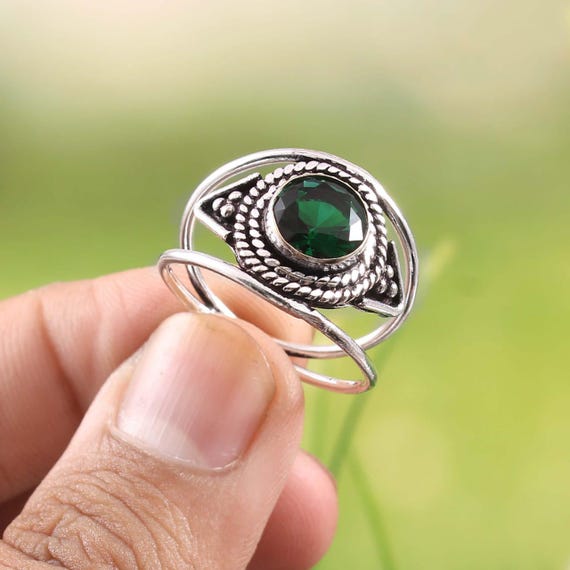 Bague de fiançailles en saphir vert coupe feu d'artifice, or