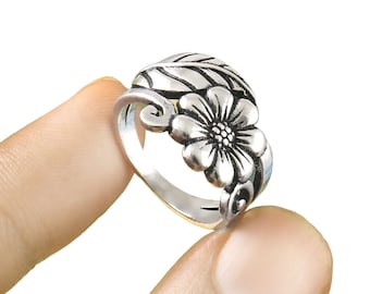 Flower Ring, Floral ring, daisy ring, y2k ring, silver ring, flower child ring, flower power, cottagecore ring, cottage core, thumb ring