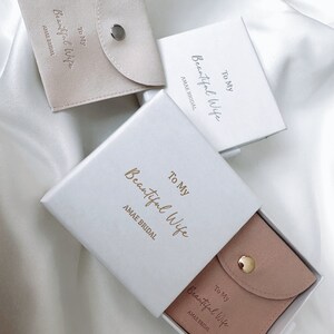 Anniversaire femme boîte cadeau bijoux et pochette cadeau pour elle boîte à bijoux collier pochette boucles d'oreilles cadeau d'anniversaire personnalisé 30e 40e 50e